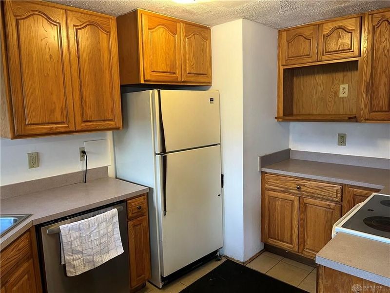 4957 Chesham Drive, Dayton, OH 45424 Photo 10