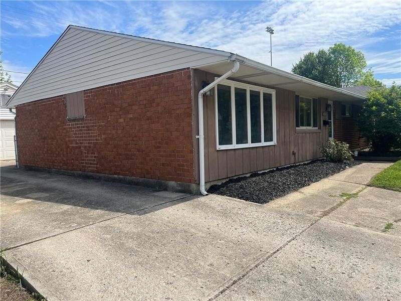 4957 Chesham Drive, Dayton, OH 45424 Photo 3
