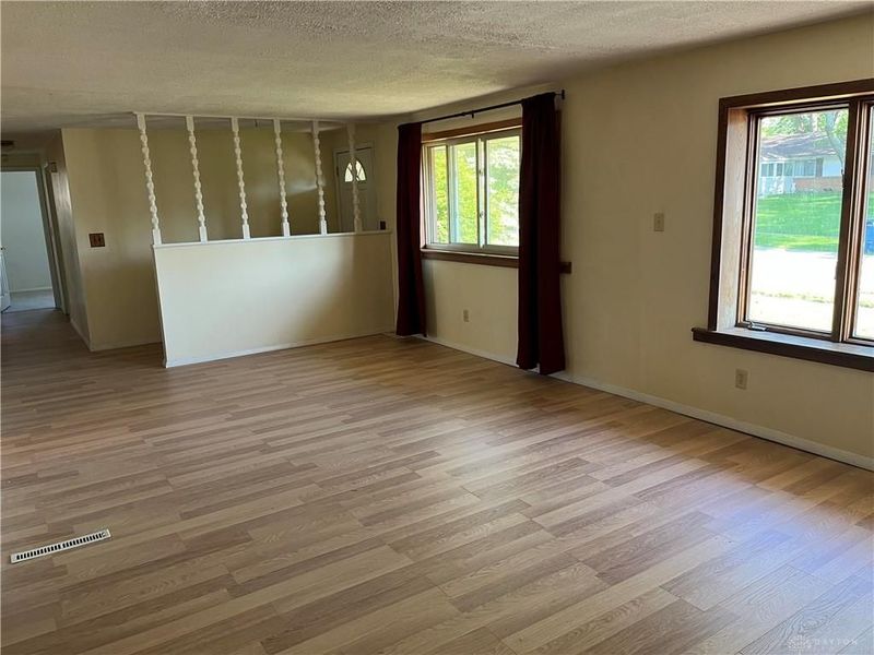 4957 Chesham Drive, Dayton, OH 45424 Photo 7
