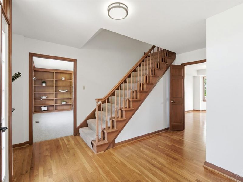 8302 Miranda Place, West Chester, OH 45069 Photo 2