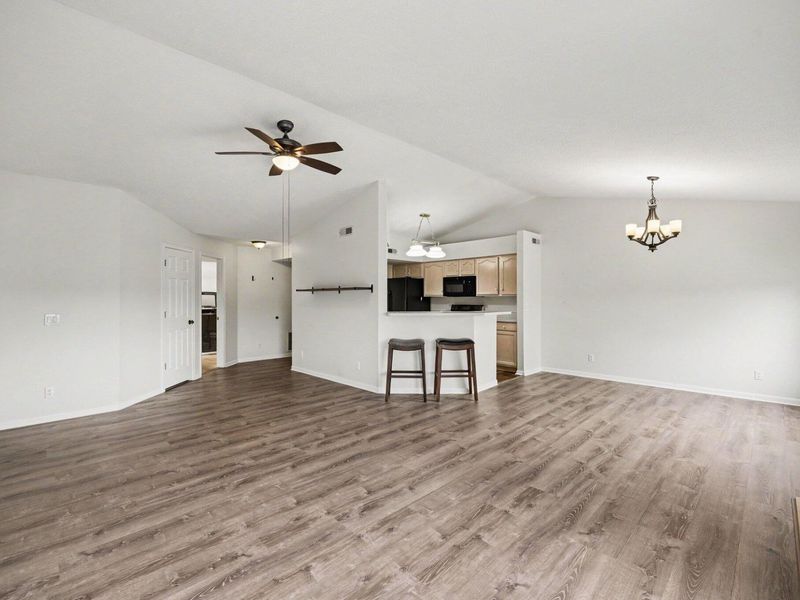 303 Spyglass Court, Unit 304, Wilder, KY 41076 Photo 3