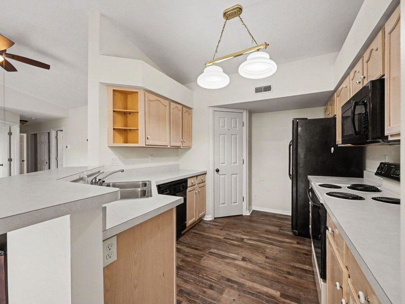 303 Spyglass Court, Unit 304, Wilder, KY 41076 Photo 7