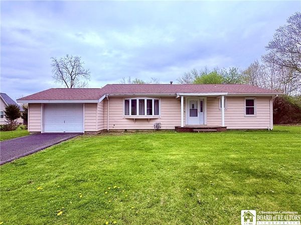 123 Clinton Avenue , Fredonia, NY 14063