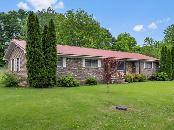 825 3RD St, Carbon Hill, AL 35549