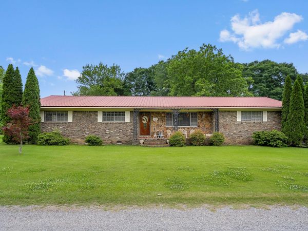 825 NE 3RD St, Carbon Hill, AL 35549