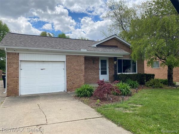 607 W Girard Avenue, Madison Heights, MI 48071