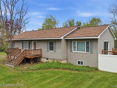 4915 E M 36, Hamburg Twp, MI 48169