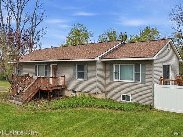 4915 E M 36 , Hamburg Twp, MI 48169