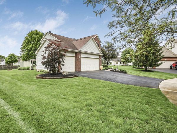 676 Theron Court , Pickerington, OH 43147
