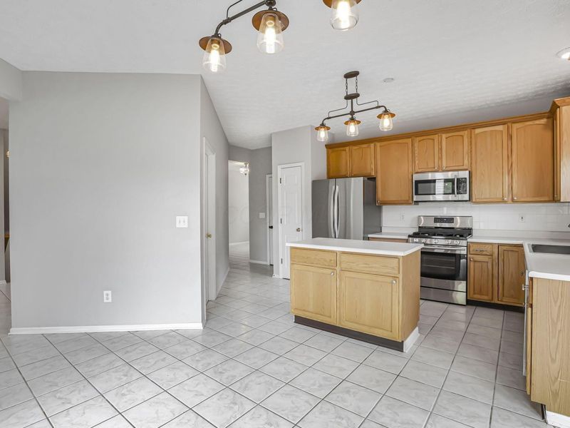 676 Theron Court , Pickerington, OH 43147 Photo 17