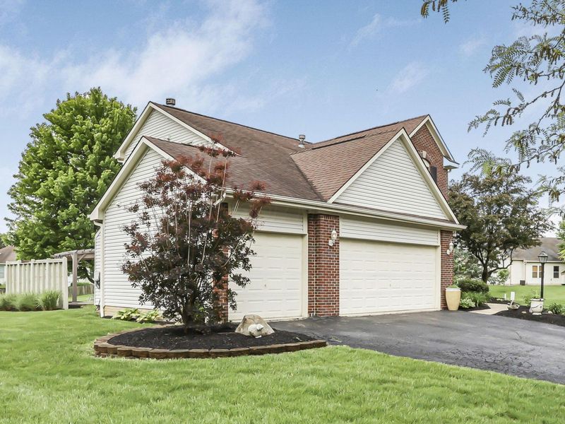 676 Theron Court , Pickerington, OH 43147 Photo 3