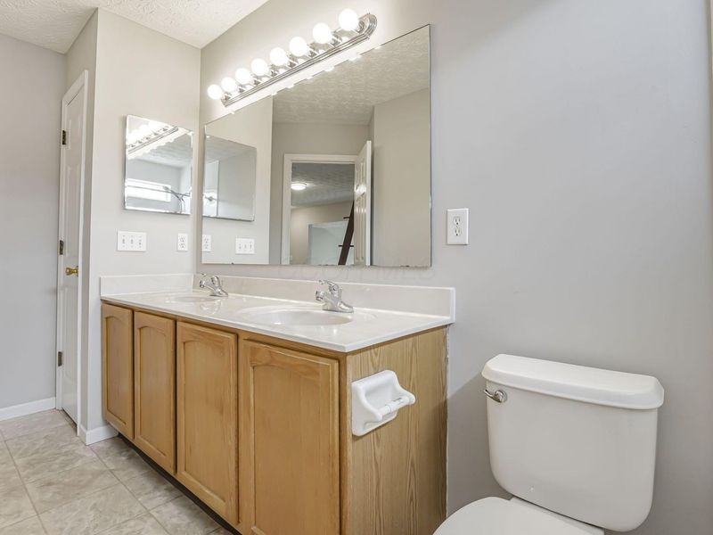676 Theron Court , Pickerington, OH 43147 Photo 46