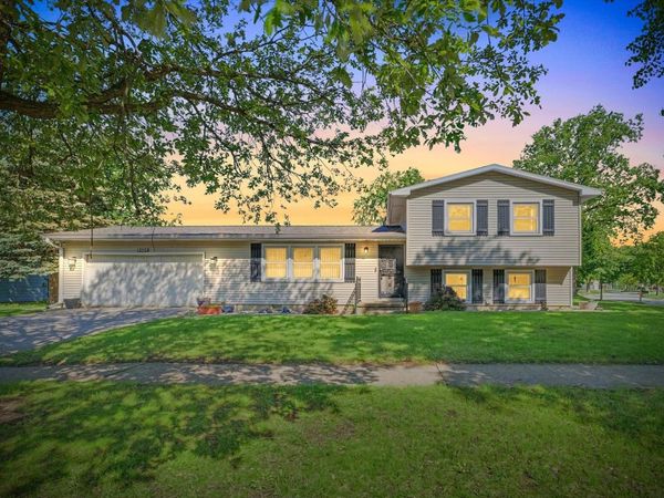 2502 Southwood Drive , Champaign, IL 61821