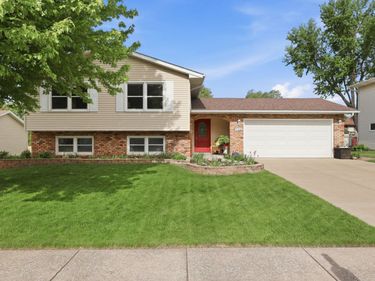 3706 Tam O Shanter Drive, Bettendorf, IA 52722