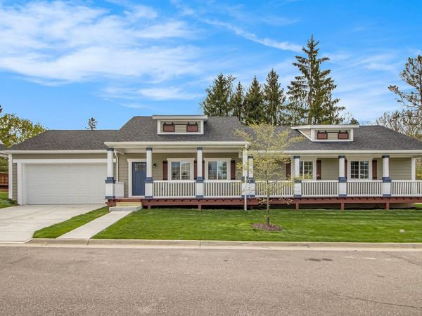 6 Maple Village Court, Ann Arbor, MI 48103