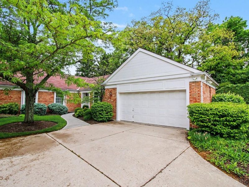 3080 Country Woods Lane, Green Township, OH 45248 Photo 3