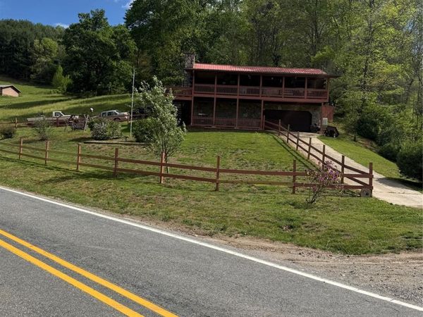 7 Noland Drive S, Clyde, NC 28721