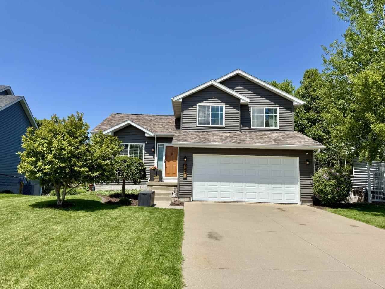 1431 Woolridge Dr, Coralville, IA 52241 Main Photo