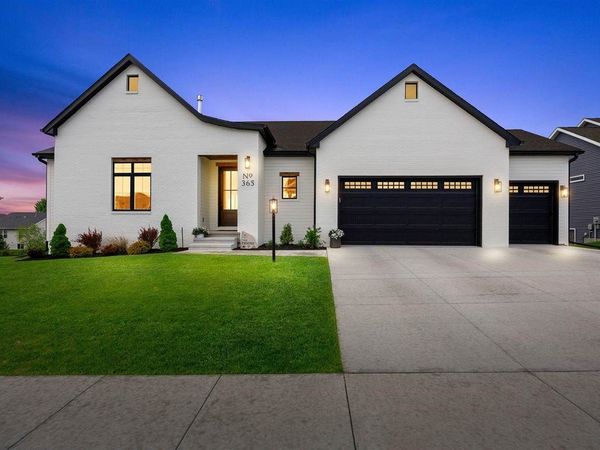 365 Canterbury St, North Liberty, IA 52317
