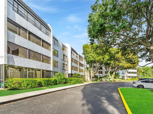 10852 N Kendall Dr , Unit 312, Miami, FL 33176