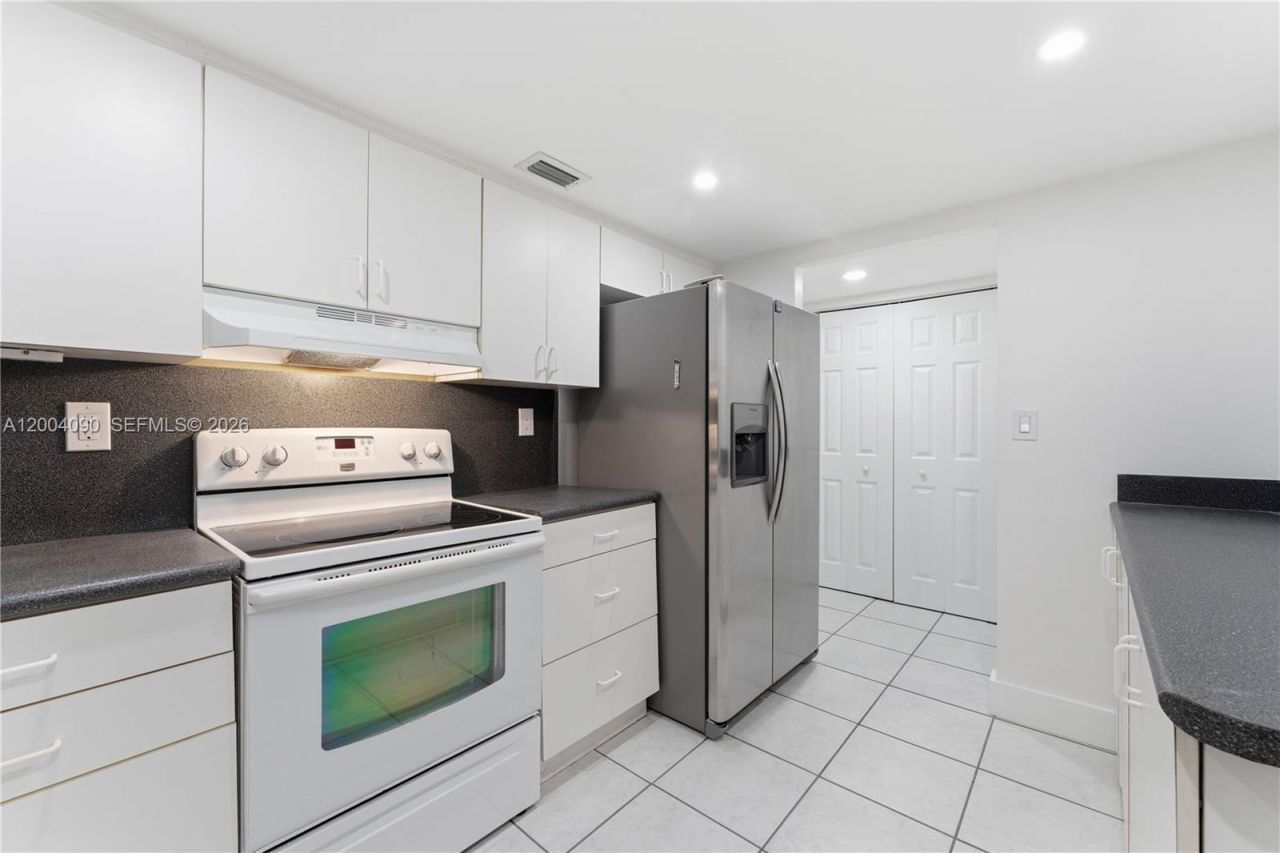10852 N Kendall Dr , Unit 312, Miami, FL 33176 Photo