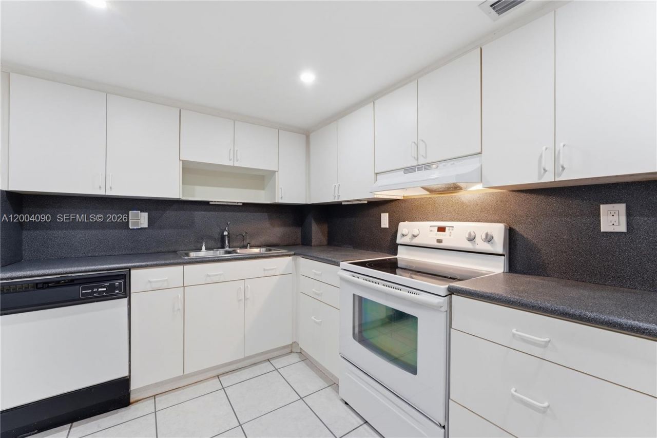 10852 N Kendall Dr , Unit 312, Miami, FL 33176 Photo