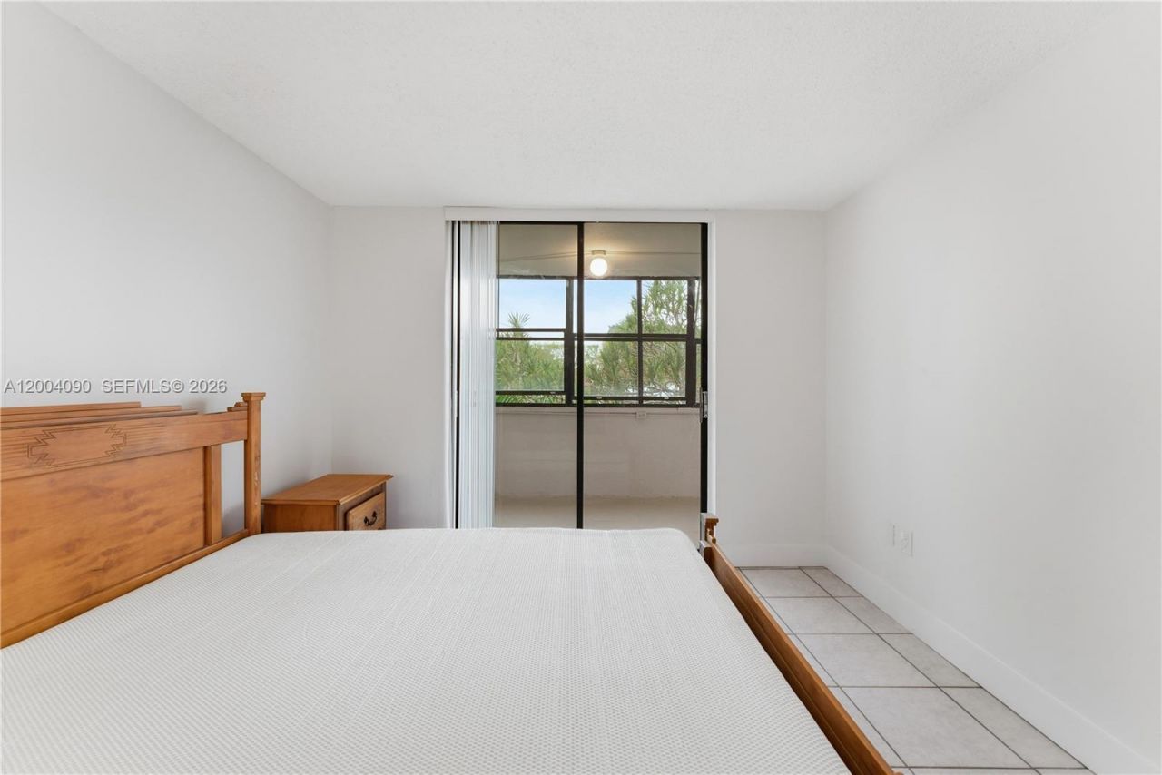 10852 N Kendall Dr , Unit 312, Miami, FL 33176 Photo