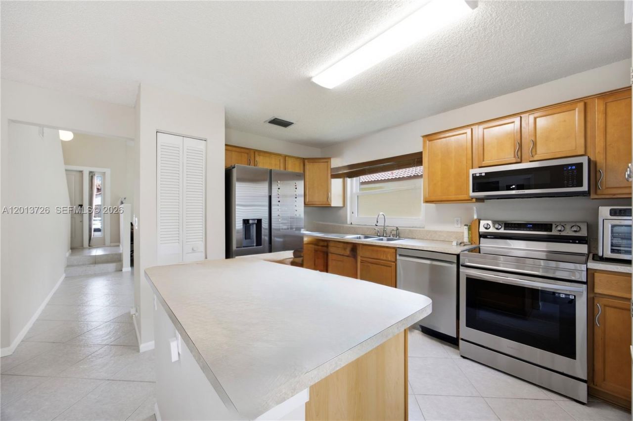 6001 NW 43rd Ter, Coconut Creek, FL 33073 Photo