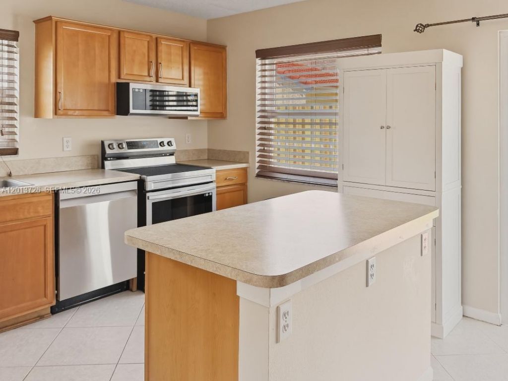 6001 NW 43rd Ter, Coconut Creek, FL 33073 Photo