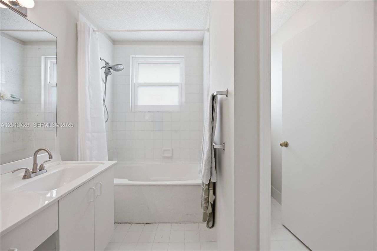 6001 NW 43rd Ter, Coconut Creek, FL 33073 Photo