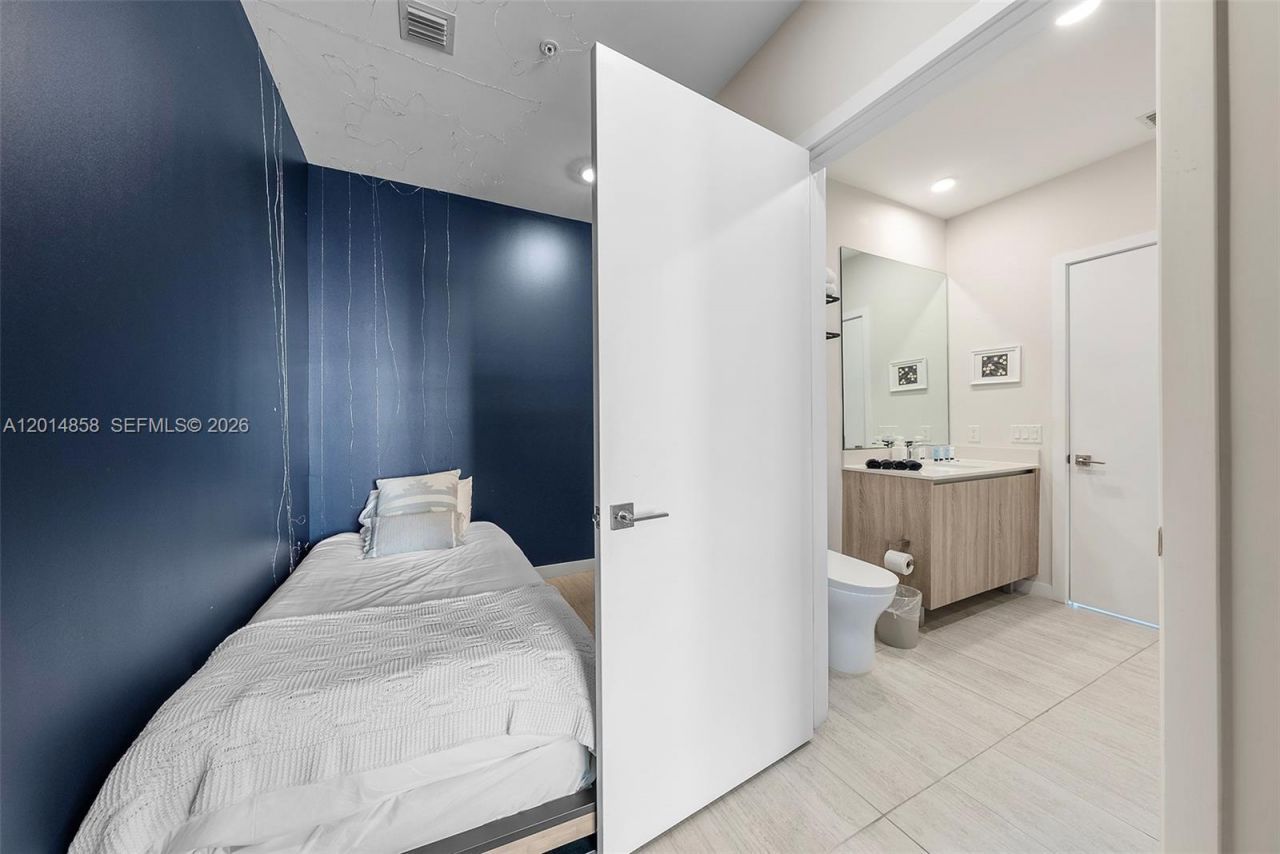 3900 Biscayne Blvd, Unit PH1220, Miami, FL 33137 Photo