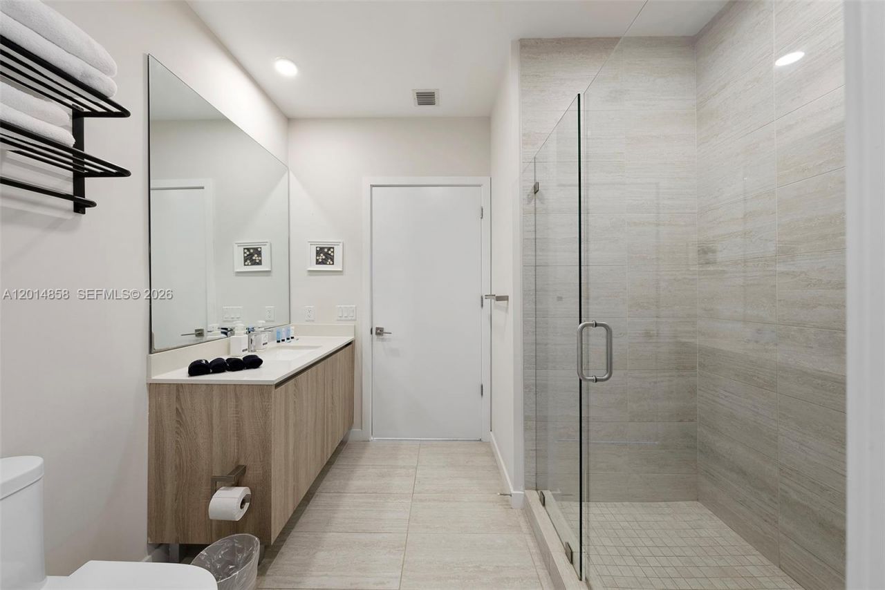 3900 Biscayne Blvd, Unit PH1220, Miami, FL 33137 Photo