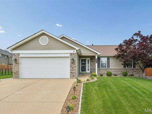 2636 Red Cedar Parc Drive, O'Fallon, MO 63368