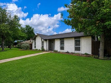 7318 Emory Oak Lane, Dallas, TX 75249