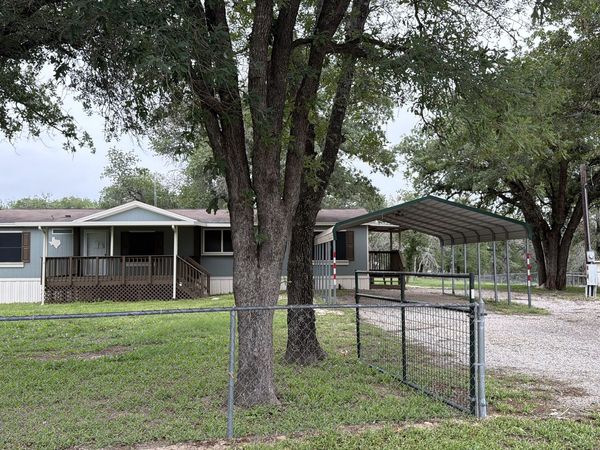 309 Hickory Run, La Vernia, TX 78121
