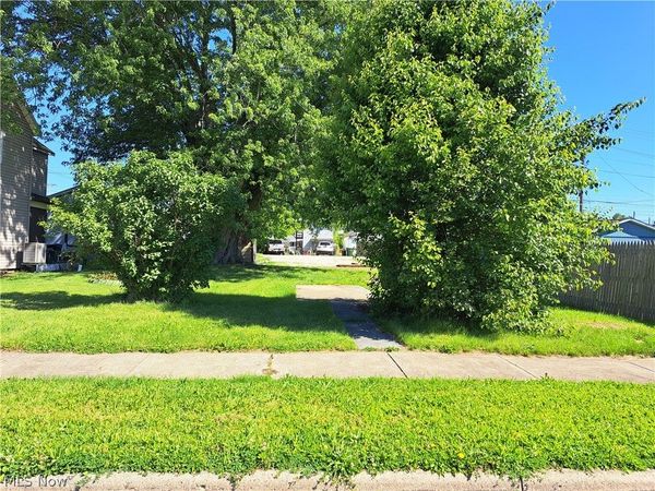 1413 Beckett Avenue, Cambridge, OH 43725