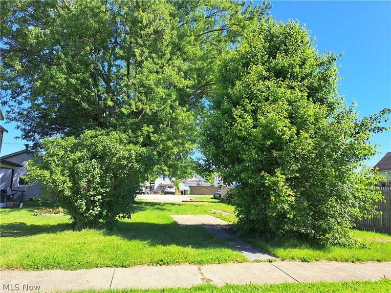 1413 Beckett Avenue, Cambridge, OH 43725 Photo 2
