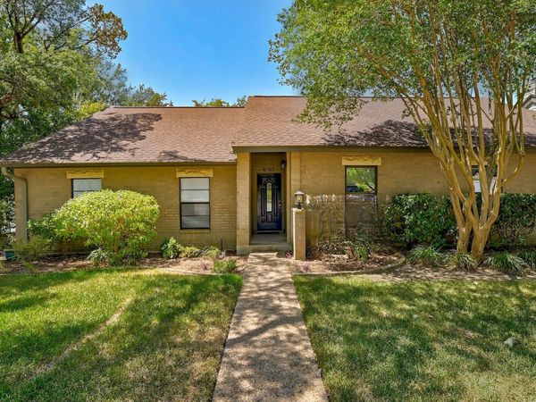 5703 Eagle CLFS, Austin, TX 78731