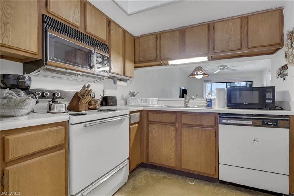 5809 Rattlesnake Hammock Rd, Unit 104, Naples, FL 34108 Photo