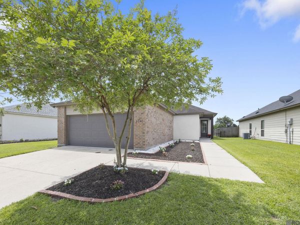 1215 Madrid Ave, St Gabriel, LA 70776