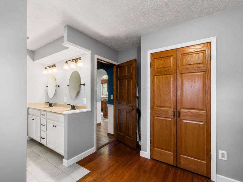 300 Oak Street, Baltimore, OH 43105 Photo 20