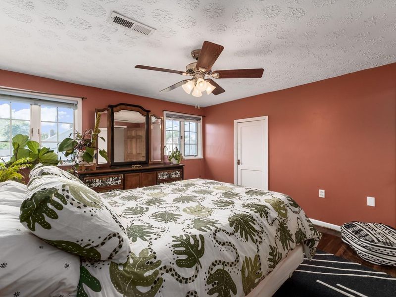 300 Oak Street, Baltimore, OH 43105 Photo 36