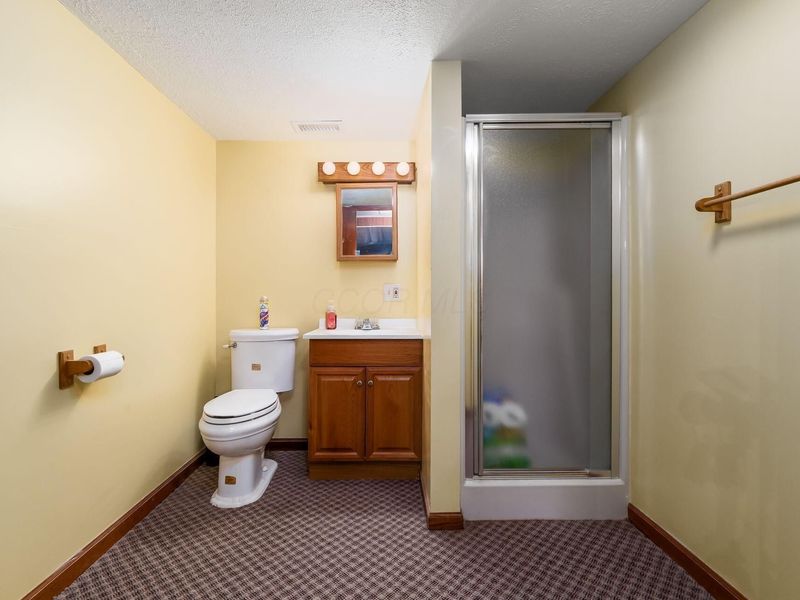 300 Oak Street, Baltimore, OH 43105 Photo 45
