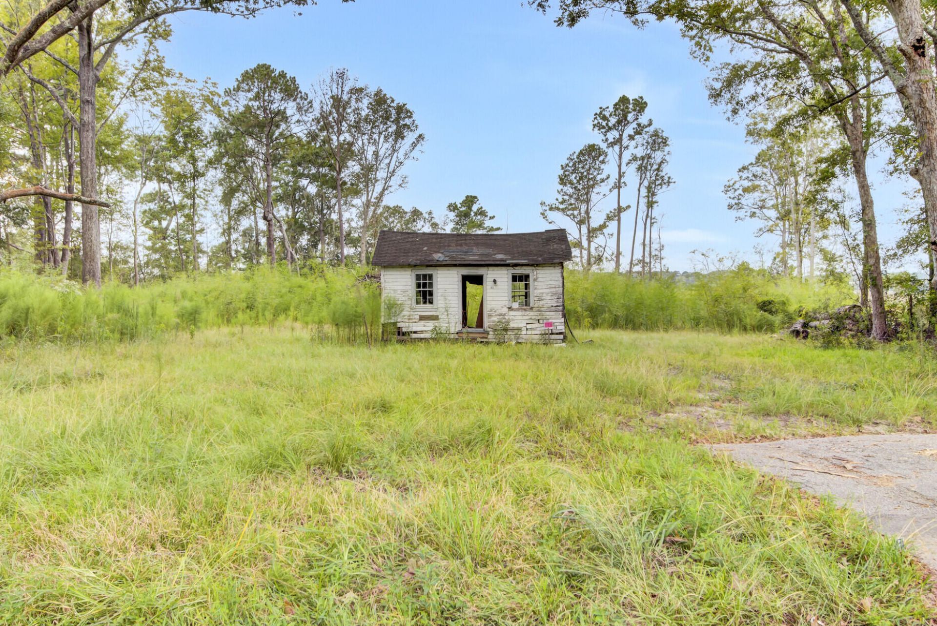 791 Hughes Road Photo 4