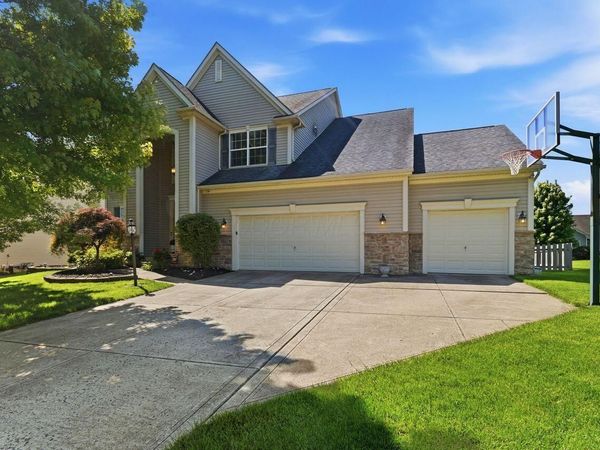8877 Woodside Street , Canal Winchester, OH 43110