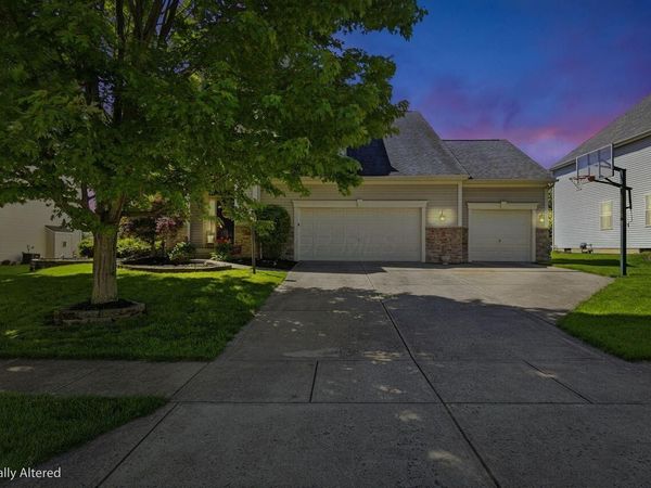8877 Woodside Street , Canal Winchester, OH 43110