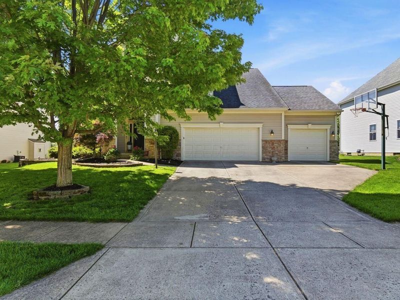 8877 Woodside Street, Canal Winchester, OH 43110 Photo 4