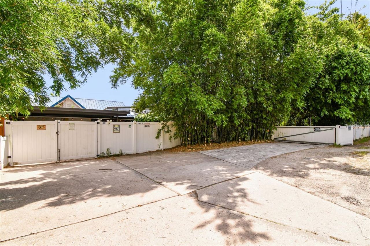 3203 E Yukon Street , Tampa, FL 33604 Photo