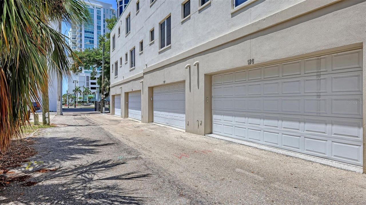 235 Cocoanut Avenue , Unit 128E, Sarasota, FL 34236 Photo