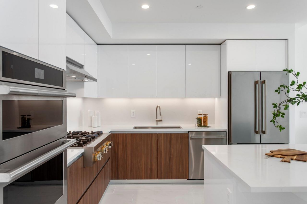 400 Central Avenue, Unit 1704, Saint Petersburg, FL 33701 Photo
